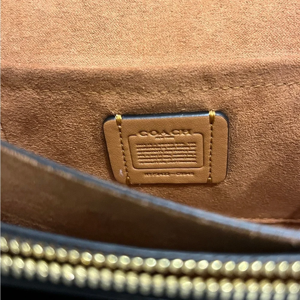 Coach Mini Klare Crossbody Leather Purse C9949 | Black — Excellent Condition! - Picture 4 of 13